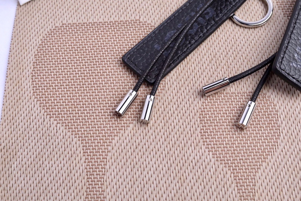 ブランドキーホルダー角部分ディテール